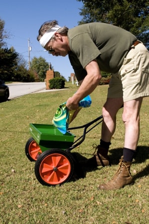 What is the Right Way to Use Lawn Fertilizers if you own a Private Well?